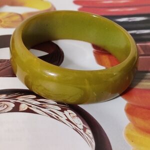 Vintage Wide Bakelite Bangle Bracelet
